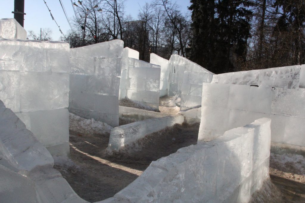 モスクワの公園 氷の迷路