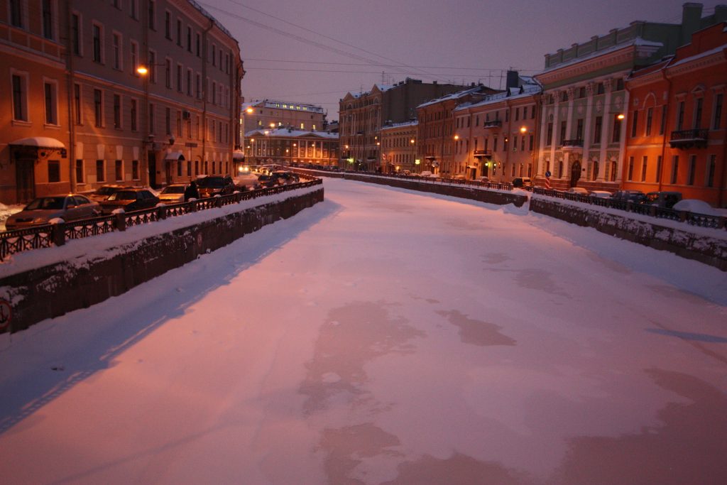 サンクトペテルブルク氷のモイカ運河