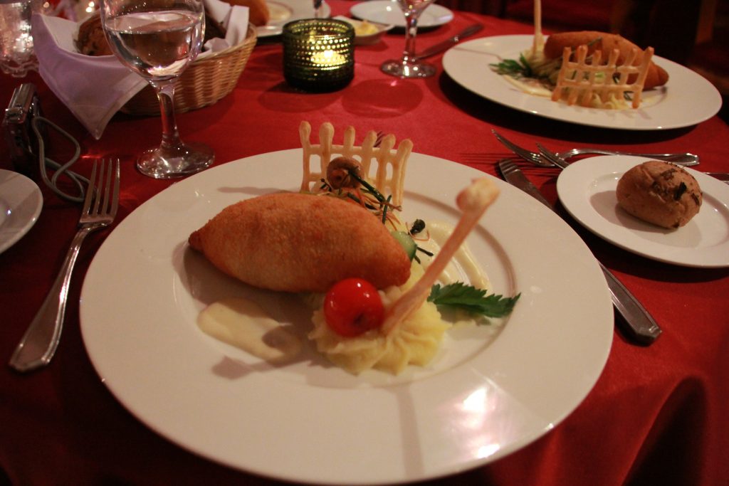 トロイカレストランの食事