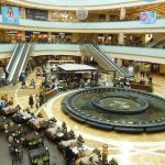 ロシアのショッピングモール「アフィモール」の吹き抜け。