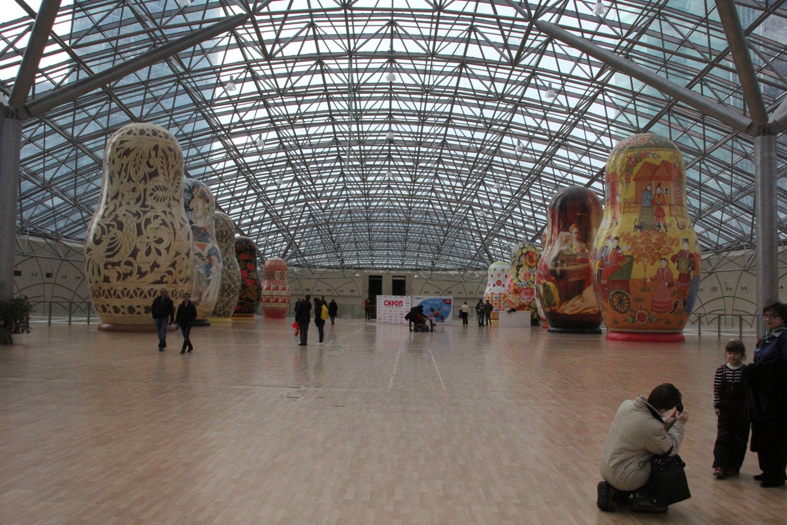 モスクワのアフィモール内のマトリョーシカ