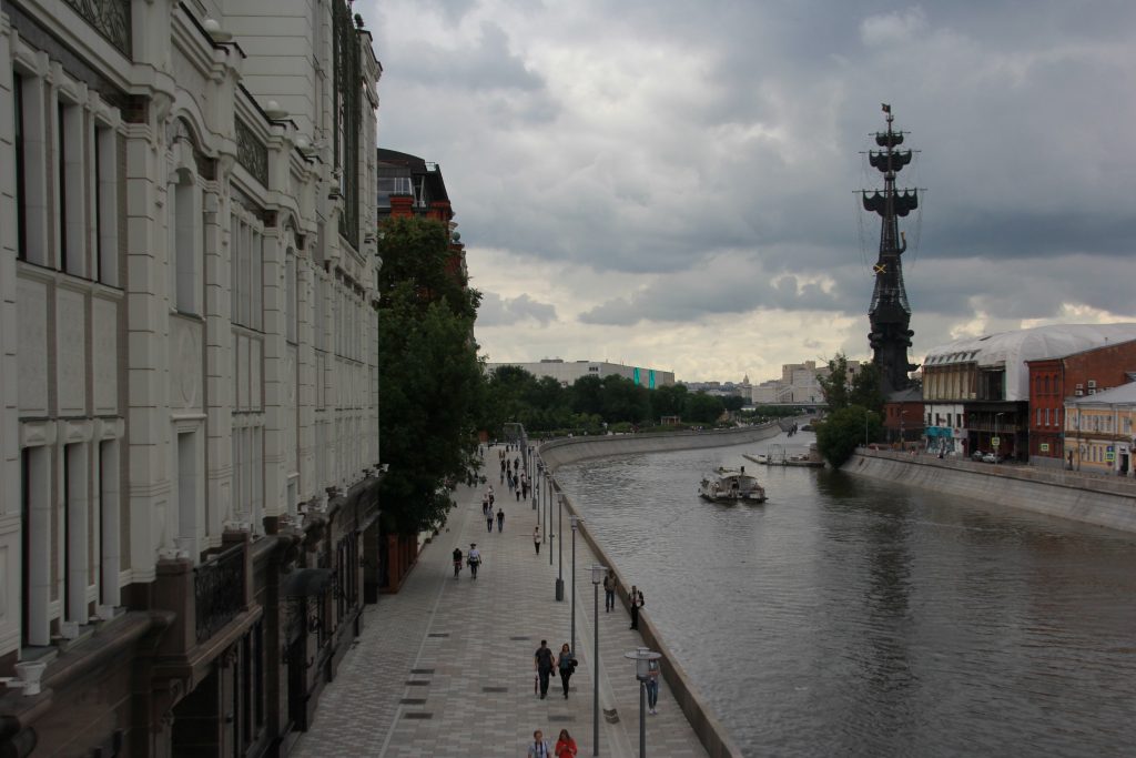 モスクワ河畔の遊歩道